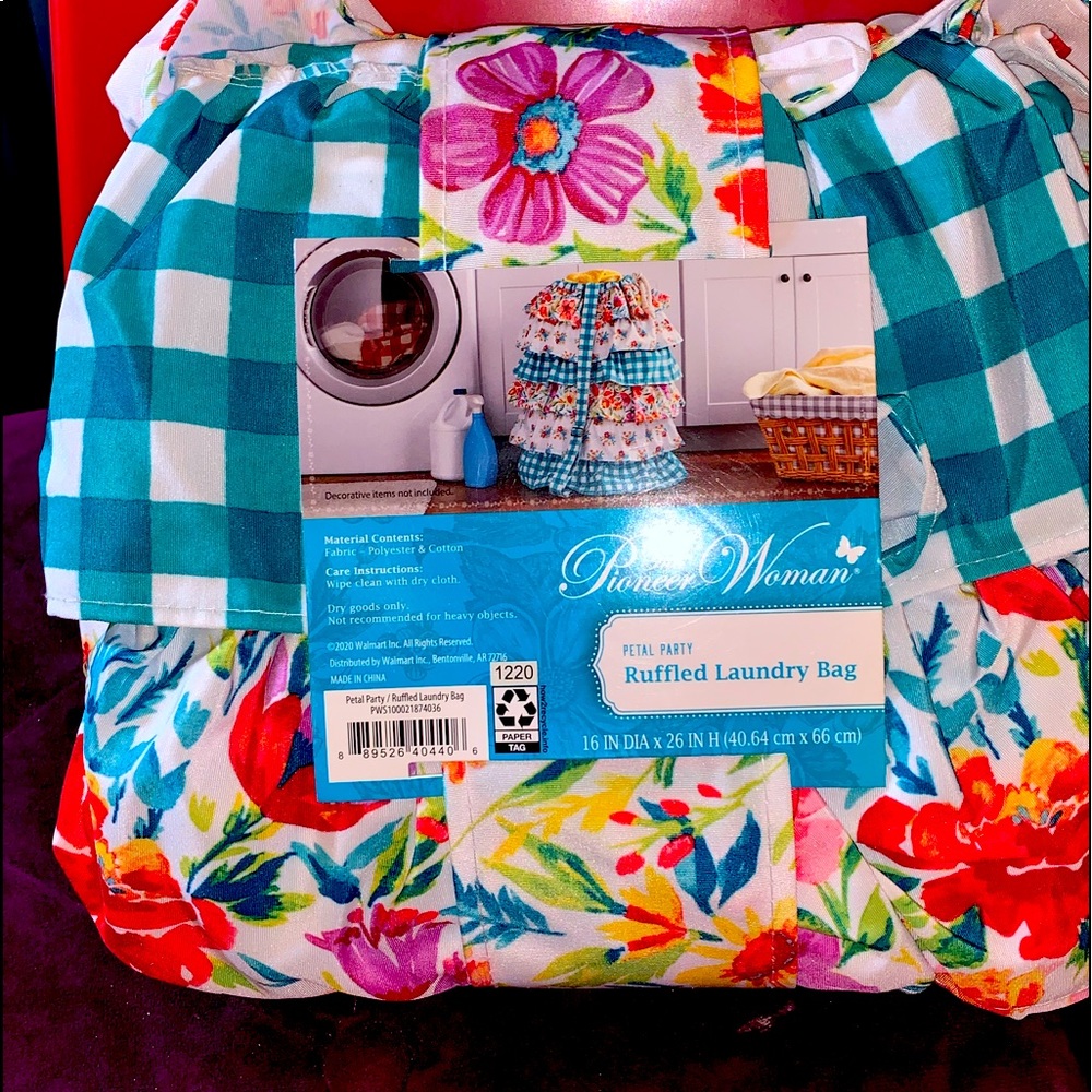 Pioneer woman laundry bag